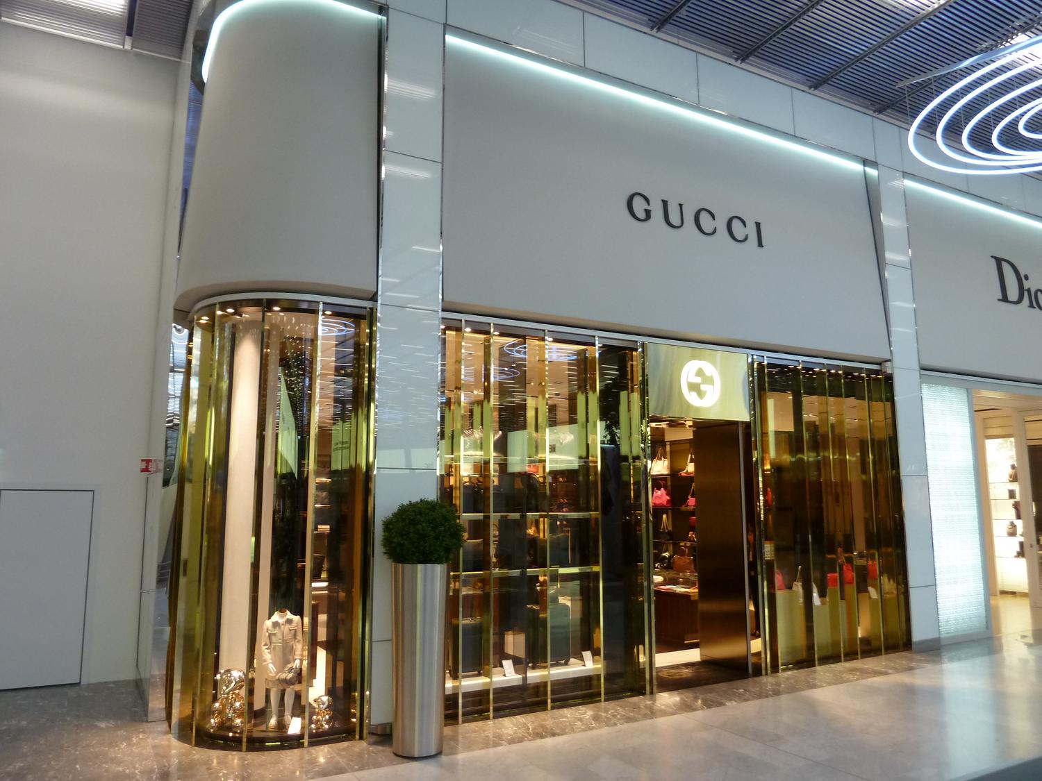 aménagement boutique Gucci travel retail-MEDIA6