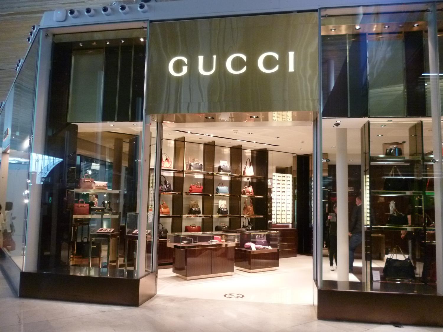 agencement magasin Gucci-MEDIA6