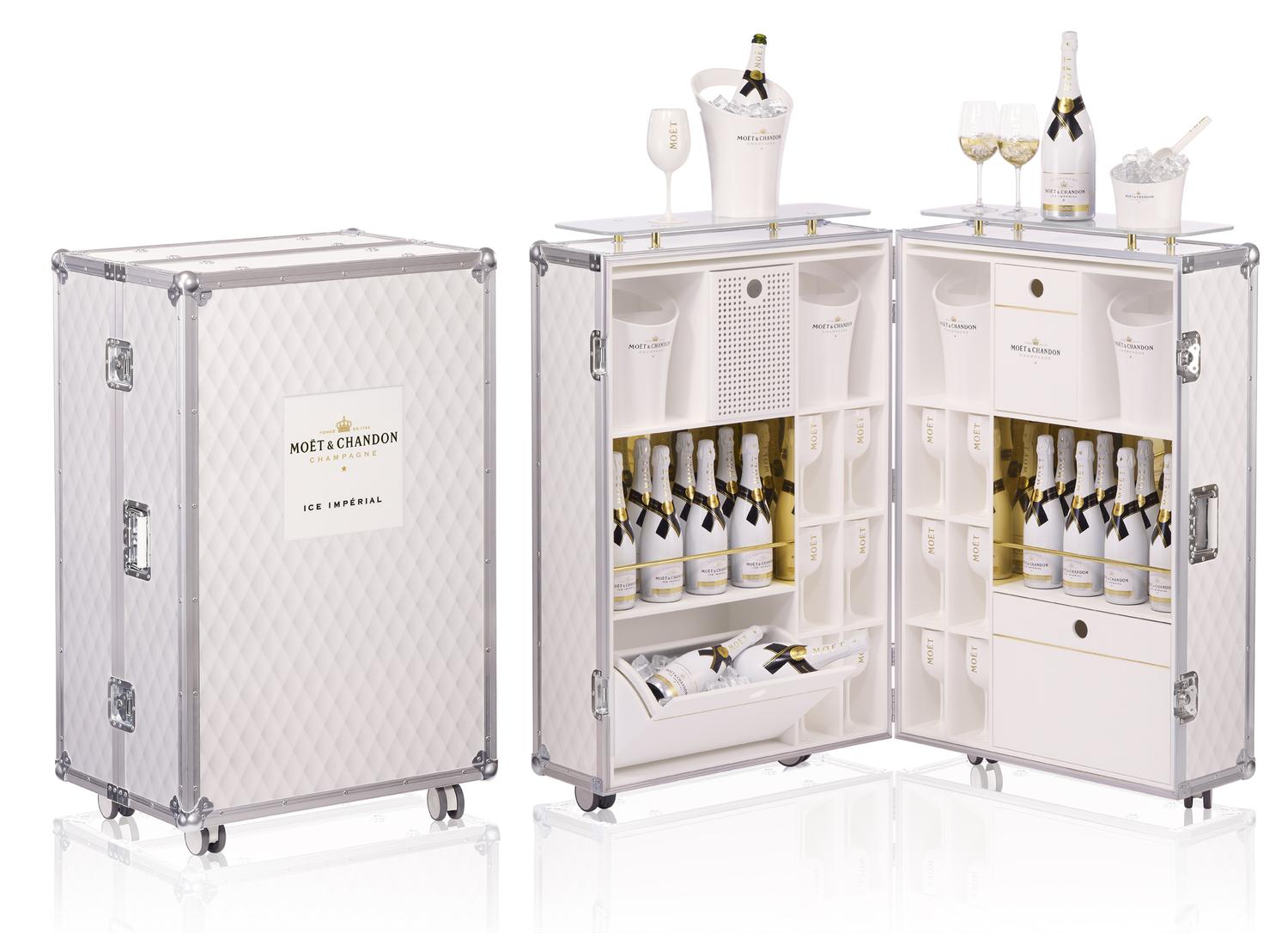 mini bar intégré - malle moët et chandon